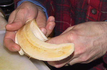peel the sliced banana with no strings attached